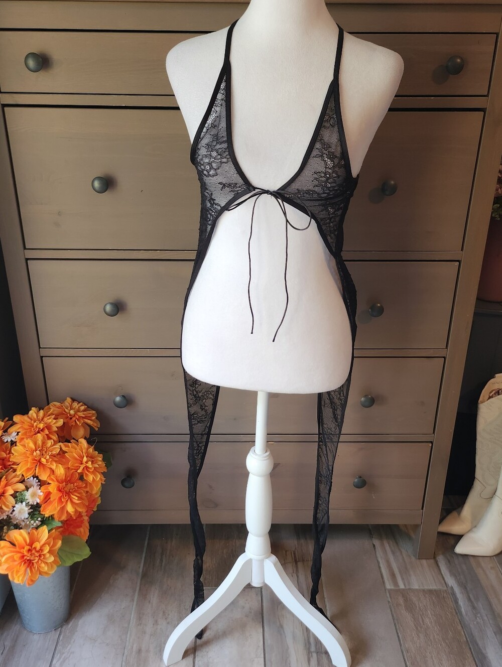 FREDERICK'S OF HOLLYWOOD Vintage Black Lace Sheer Halter Tie-Front Babydoll